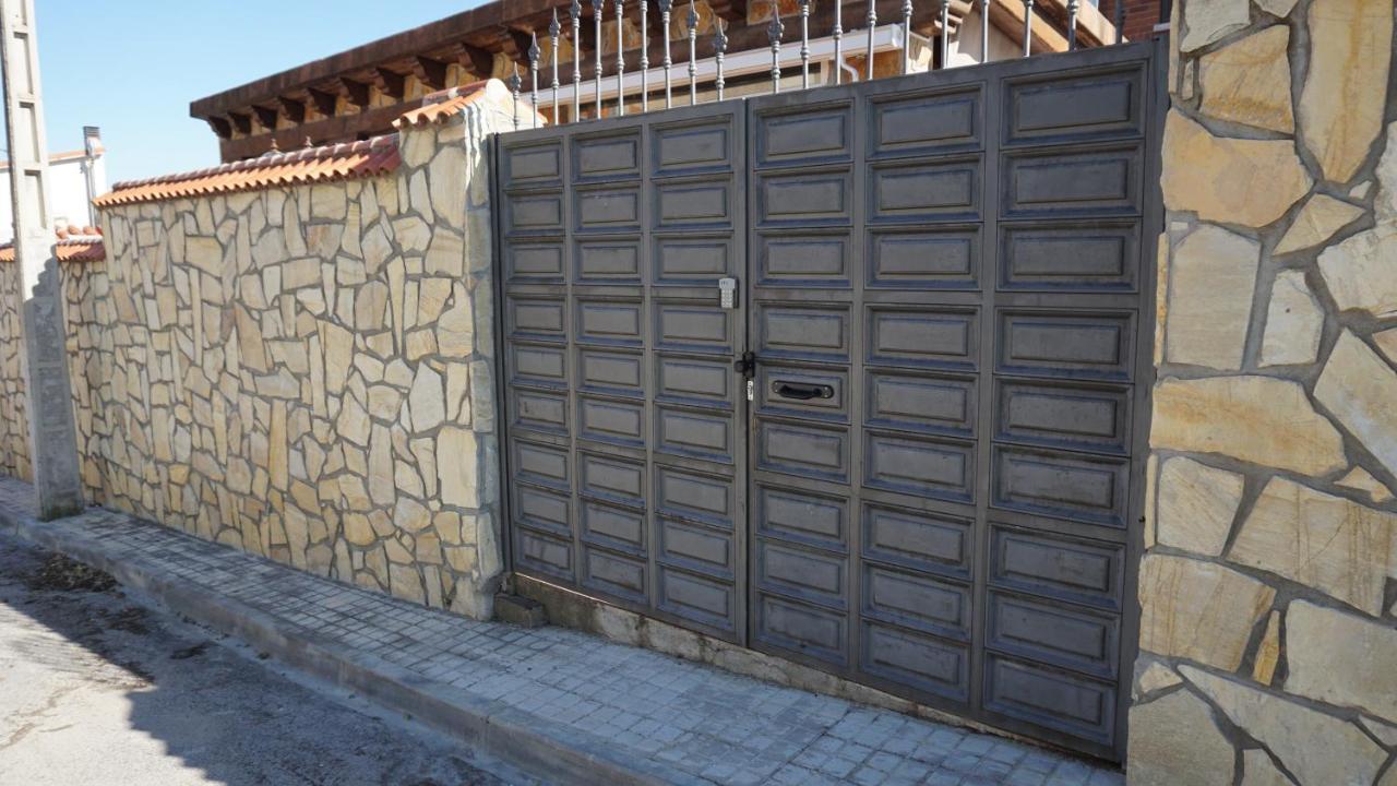 Chalet Relax Luxury Navas del Rey Buitenkant foto